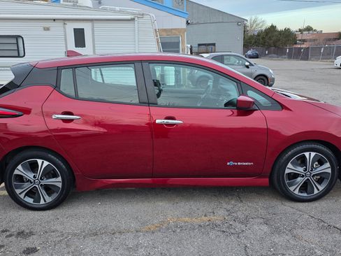 Used 2018 Nissan Leaf SV w/ SV All Weather Package image 5