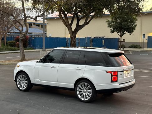 Used 2018 Land Rover Range Rover Supercharged image 2