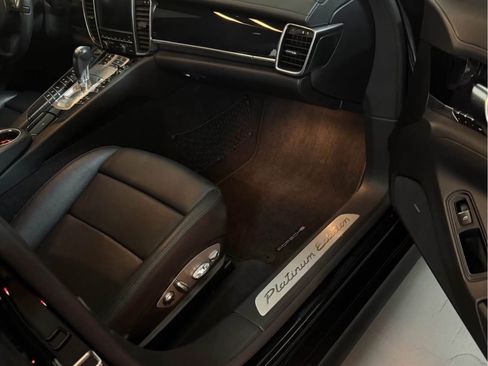 Used 2013 Porsche Panamera image 15