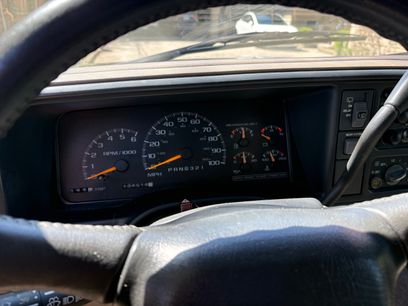 Used 1998 GMC Suburban 4WD w/ Marketing Opt Pkg 3