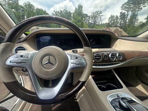 Used 2019 Mercedes-Benz S 560 Sedan image 15