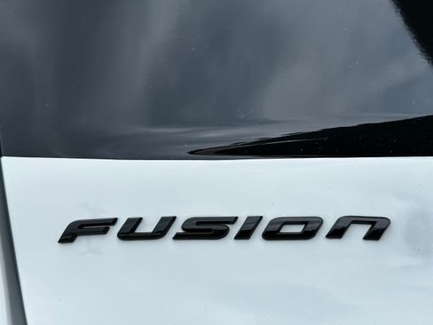 Used 2020 Ford Fusion SE w/ Equipment Group 151A FWD image 13