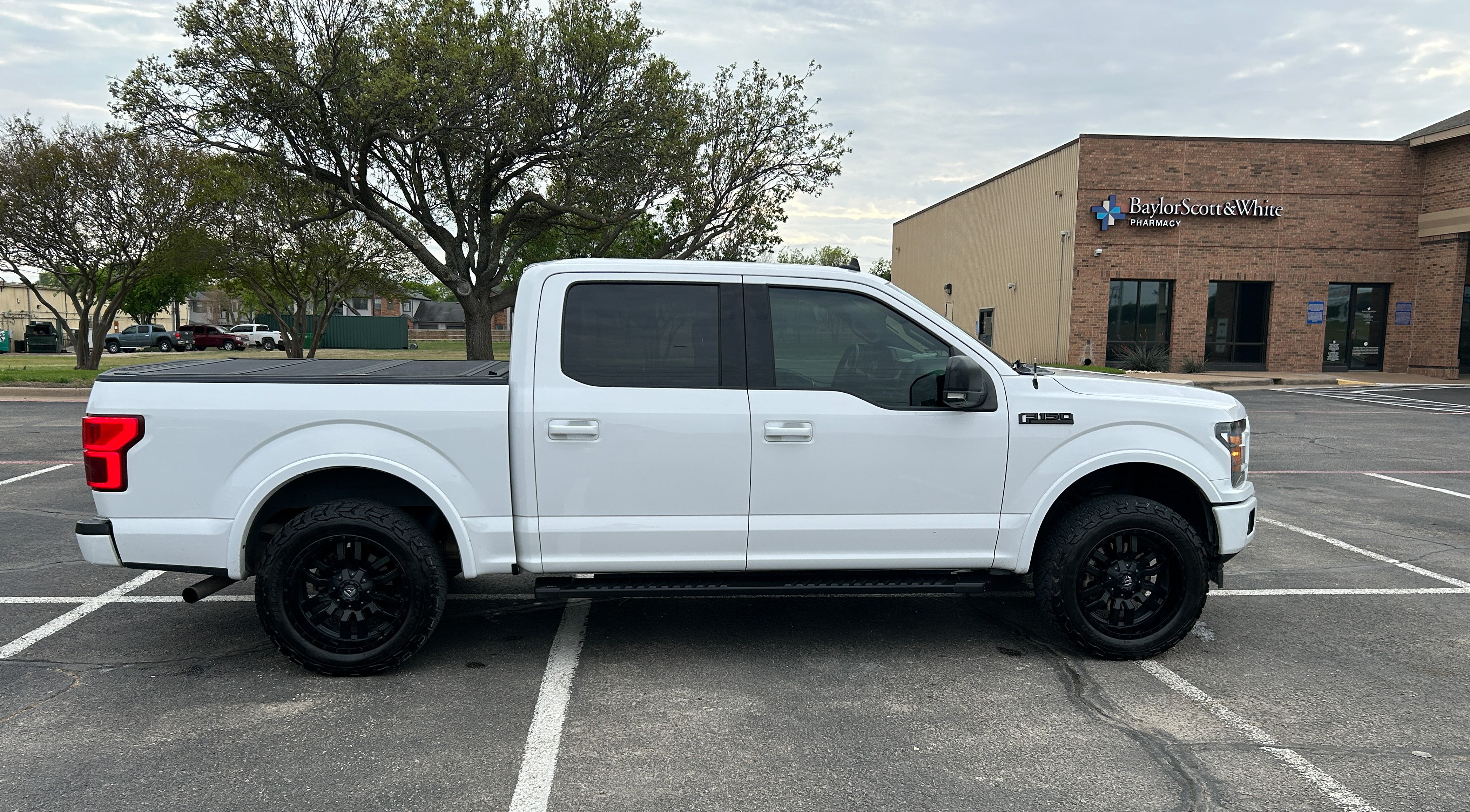 Used 2020 Ford F150 XLT w/ Equipment Group 302A Luxury RWD image 1
