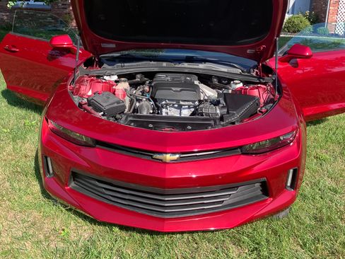 Used 2017 Chevrolet Camaro LT RWD image 23