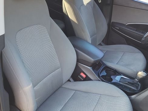 Used 2017 Hyundai Santa Fe Sport image 17