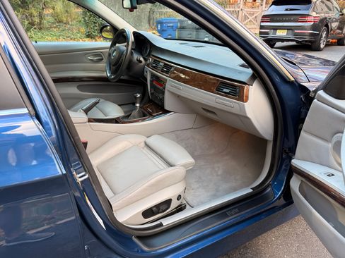 Used 2006 BMW 330xi Sedan image 19