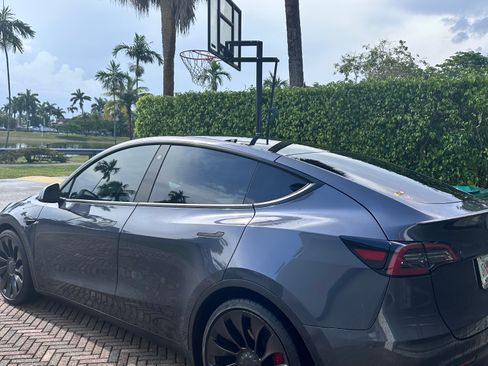 Used 2022 Tesla Model Y Performance image 1