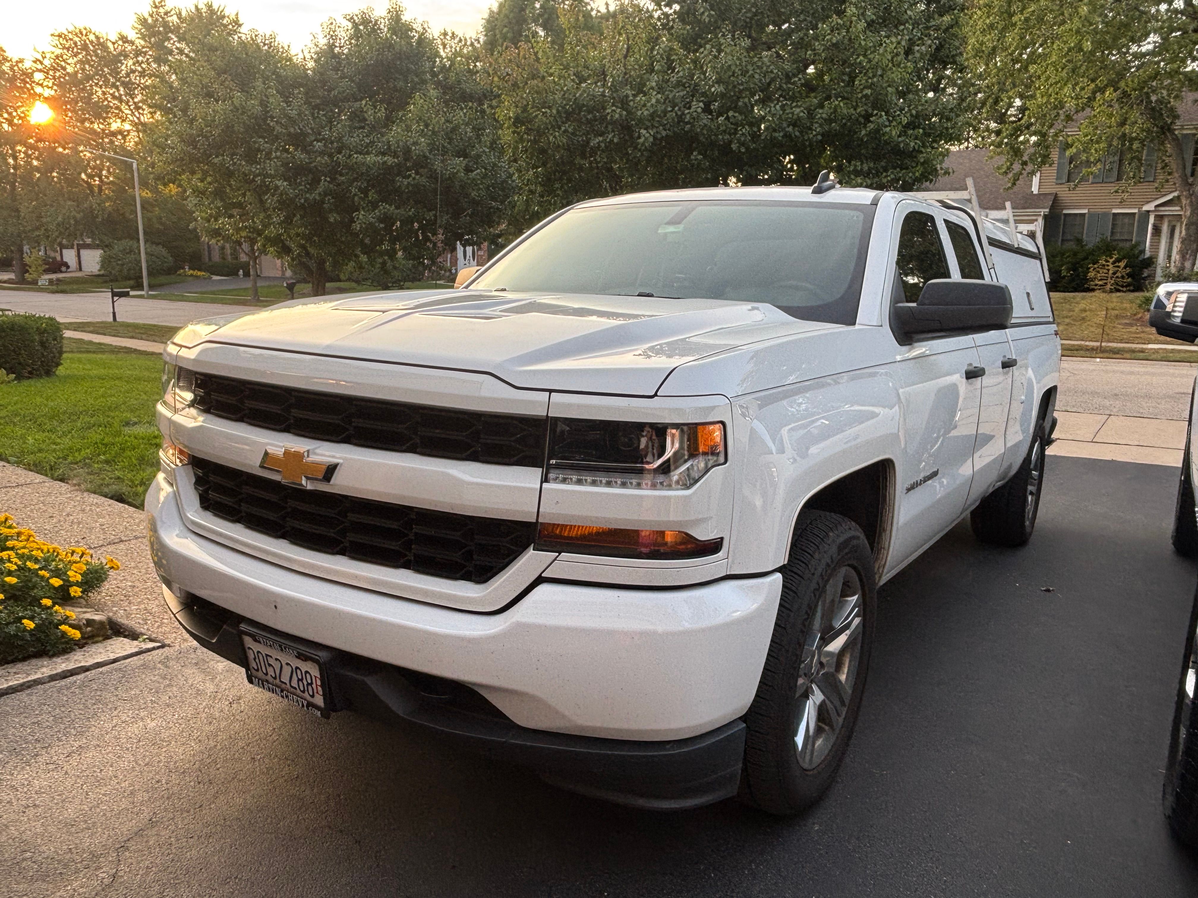Used 2018 Chevrolet Silverado 1500 Custom w/ Custom Value Package AWD/4WD image 4