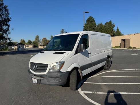 Used 2016 Mercedes-Benz Sprinter 2500 image 11