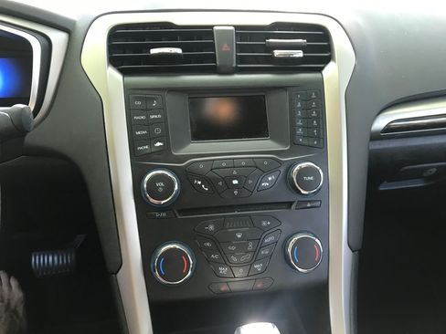 Used 2013 Ford Fusion SE FWD image 13