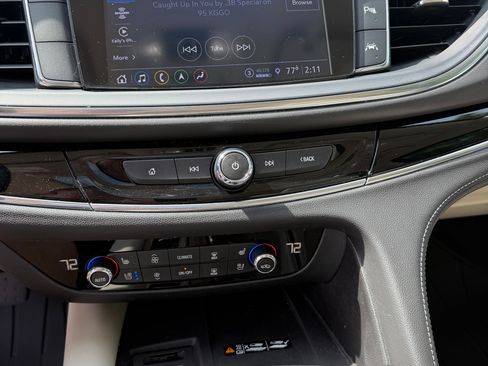 Used 2023 Buick Enclave Avenir FWD image 12