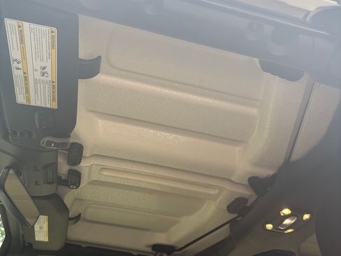 Used 2019 Jeep Wrangler Unlimited Rubicon AWD/4WD image 13