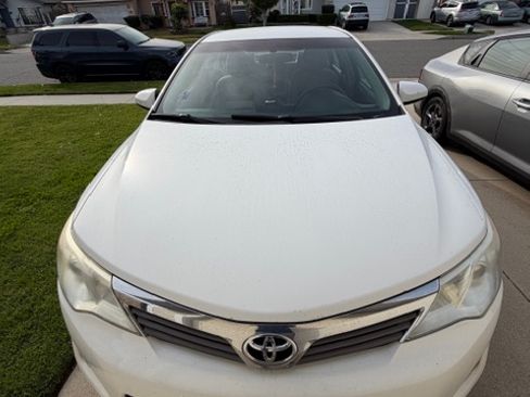 Used 2012 Toyota Camry FWD image 1