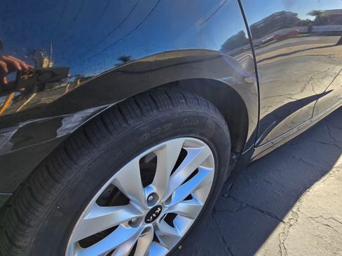 Used 2016 Kia Optima EX w/ Premium Package image 12