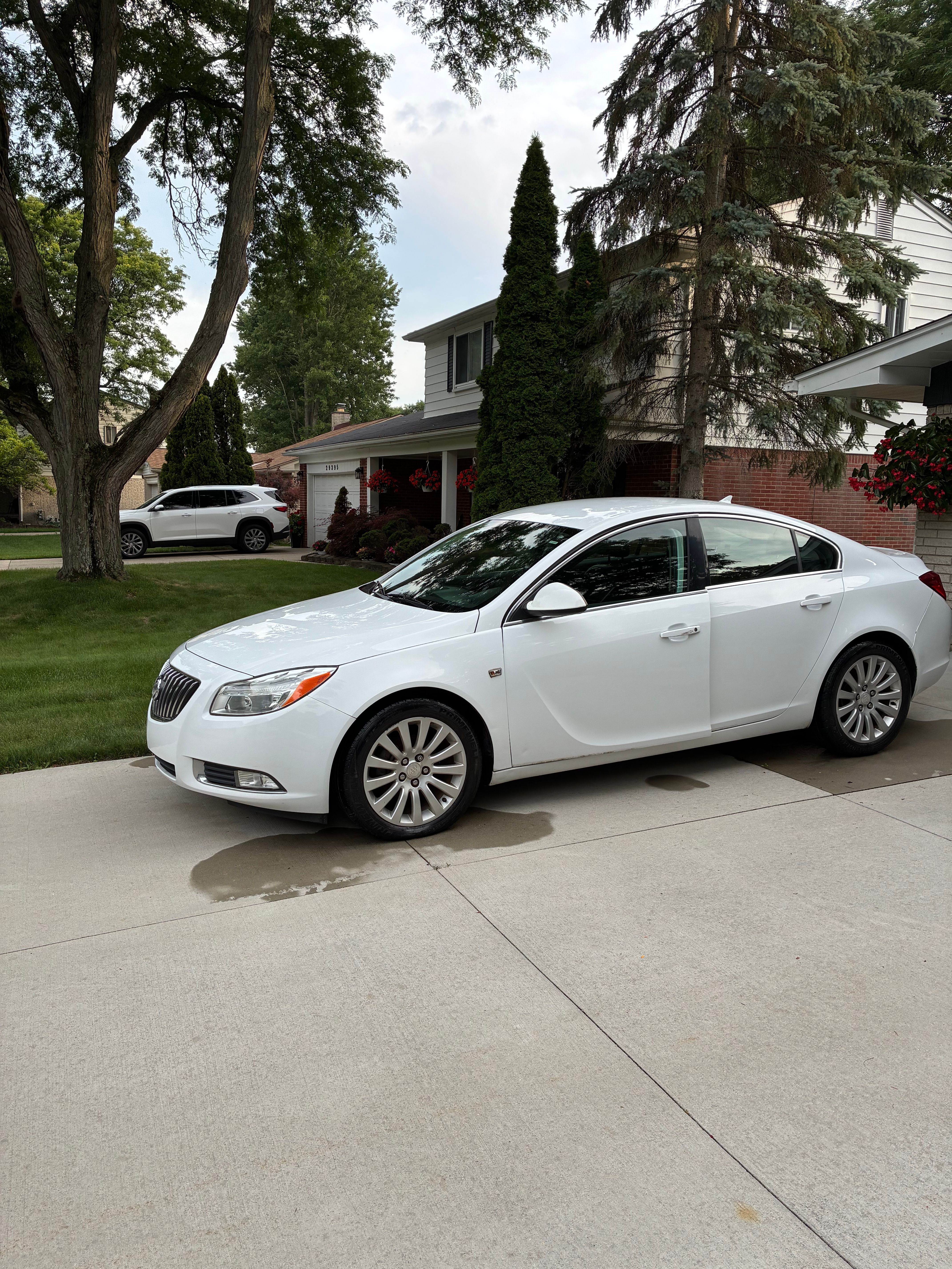 Used 2011 Buick Regal CXL FWD image 14