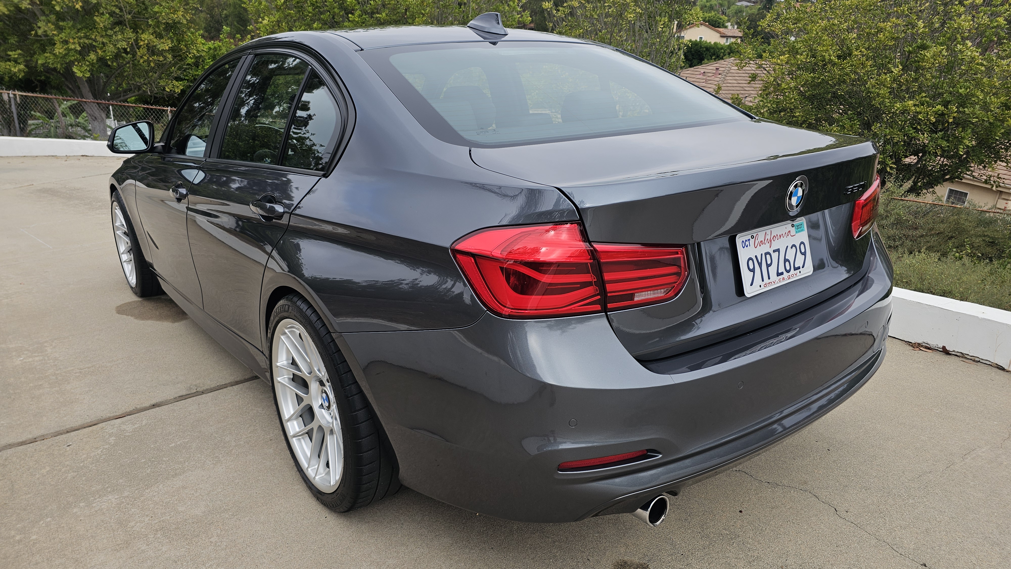 Used 2016 BMW 320i Sedan RWD image 10