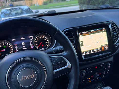Used 2018 Jeep Compass Limited w/ Navigation Group AWD/4WD image 8