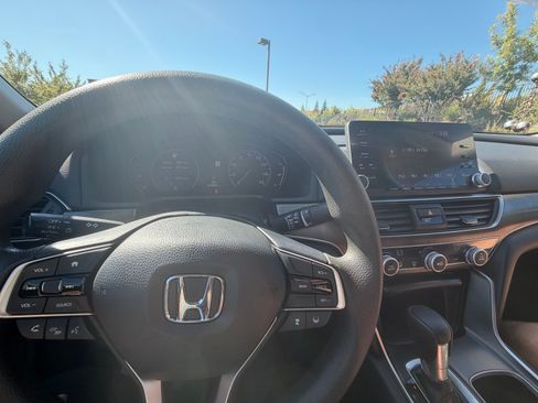 Used 2019 Honda Accord LX image 12