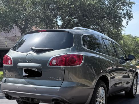 Used 2011 Buick Enclave CXL FWD image 19