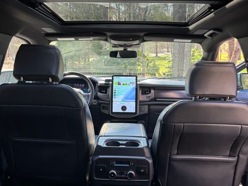 Used 2022 Ford Expedition Max Platinum image 9