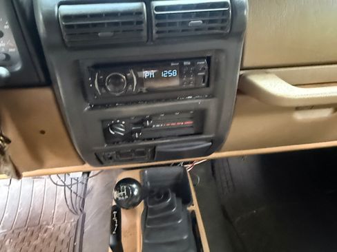 Used 1997 Jeep Wrangler SE AWD/4WD image 13