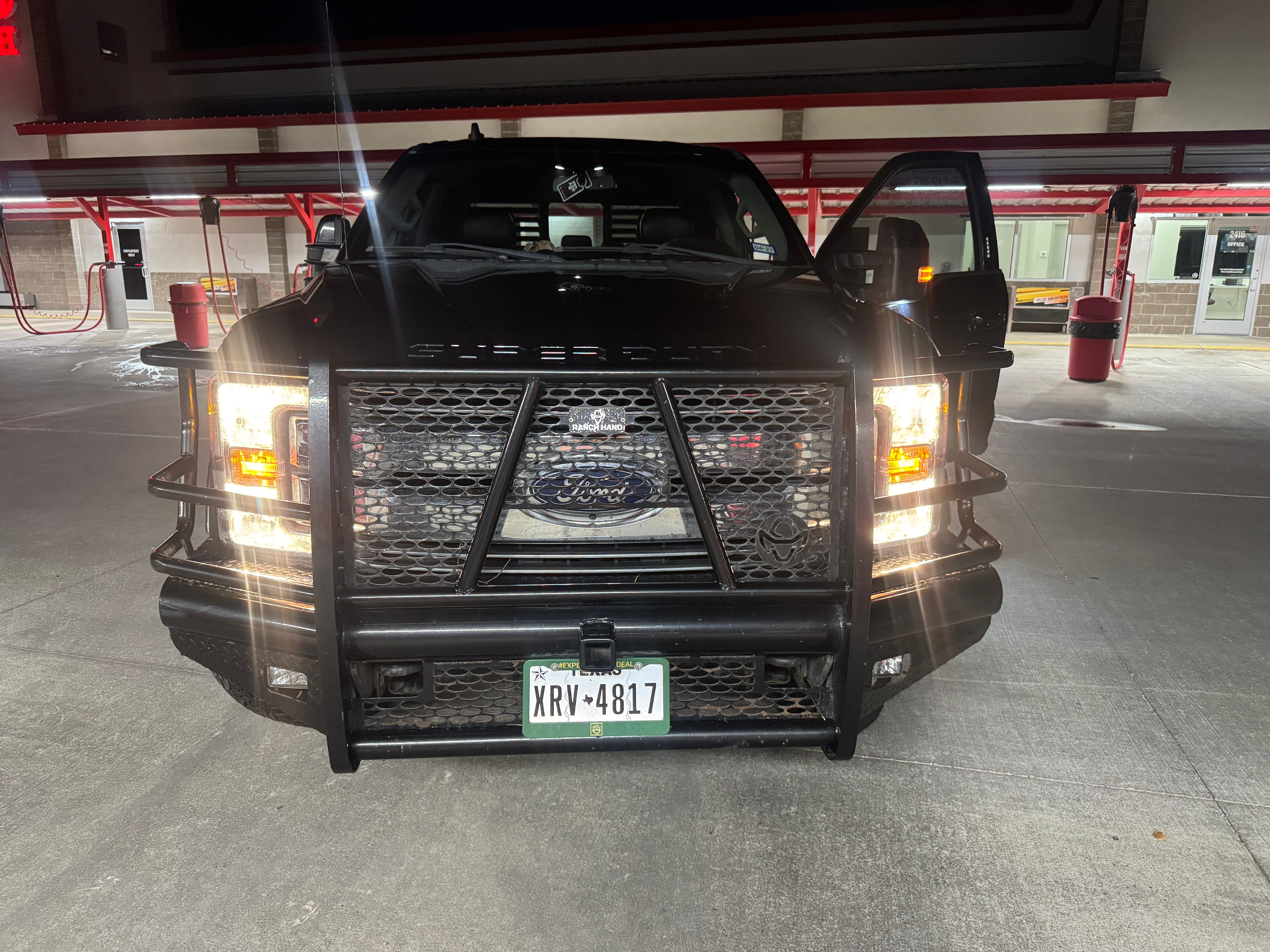 Used 2019 Ford F250 Lariat w/ Lariat Value Package AWD/4WD image 2