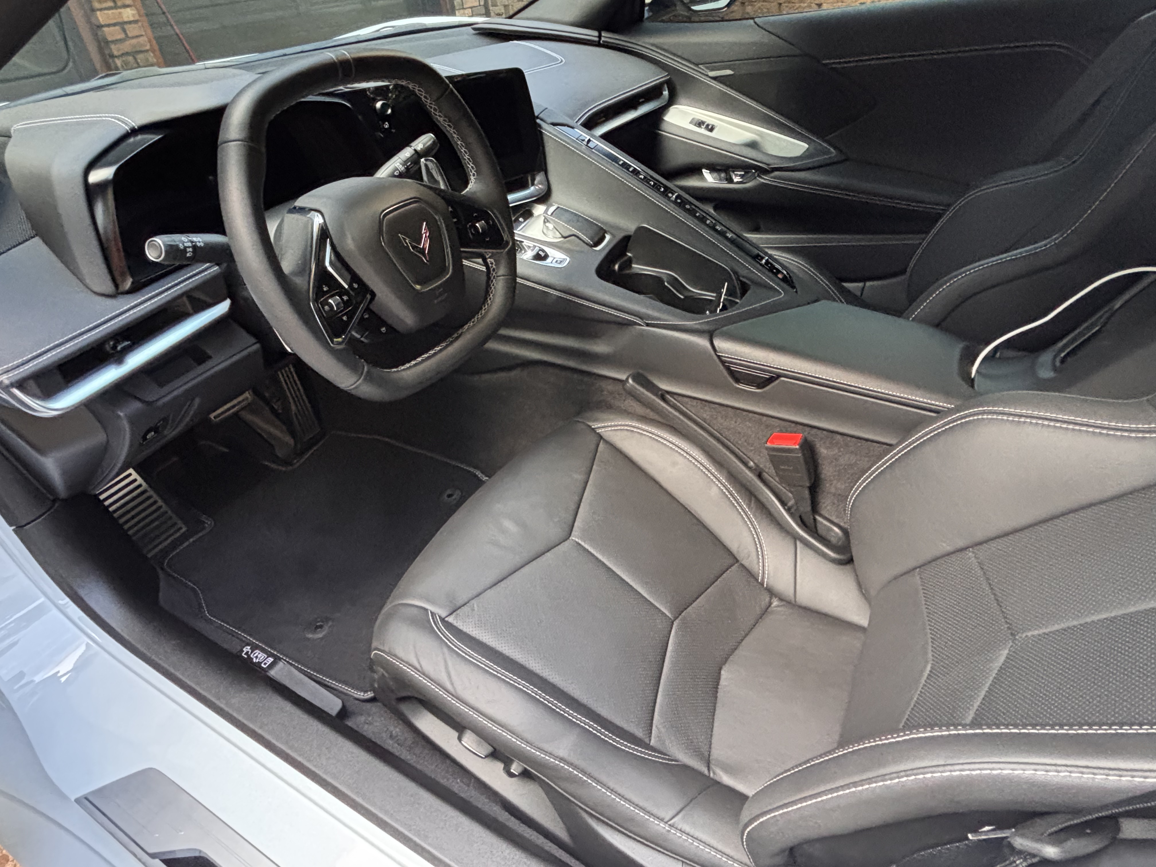 Used 2024 Chevrolet Corvette Stingray Coupe w/ Z51 Performance Package RWD image 22