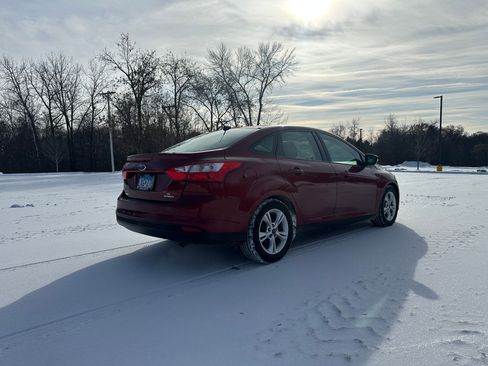 Used 2014 Ford Focus SE w/ SE Winter Package image 5