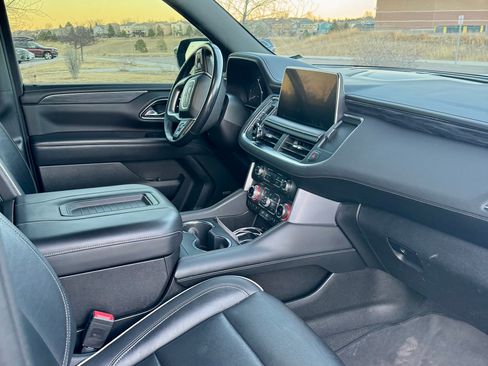 Used 2021 GMC Yukon SLT w/ SLT Premium Package AWD/4WD image 13