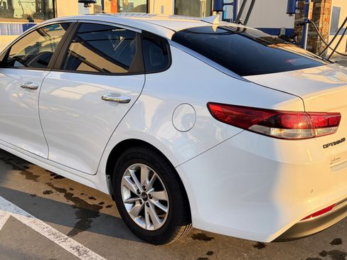 Used 2016 Kia Optima LX w/ LX Convenience Package image 2