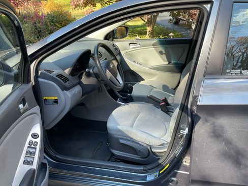 Used 2013 Hyundai Accent GLS image 12