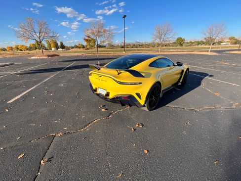 Used 2023 Aston Martin V12 Vantage image 28