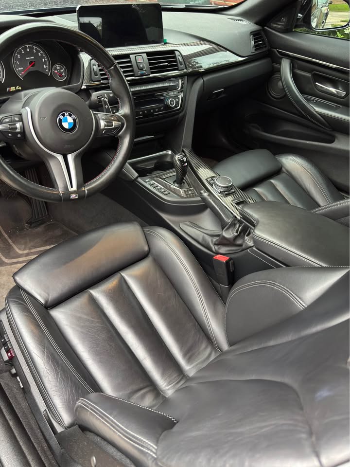 Used 2015 BMW M4 Convertible RWD image 15