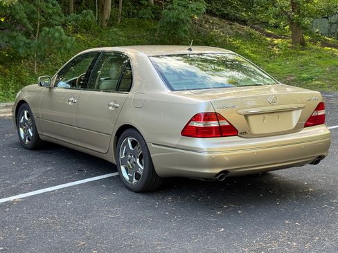 Used 2005 Lexus LS 430 RWD image 5