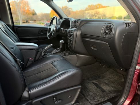 Used 2008 Chevrolet TrailBlazer SS w/ Sun And 6-Disc Cd Package image 13