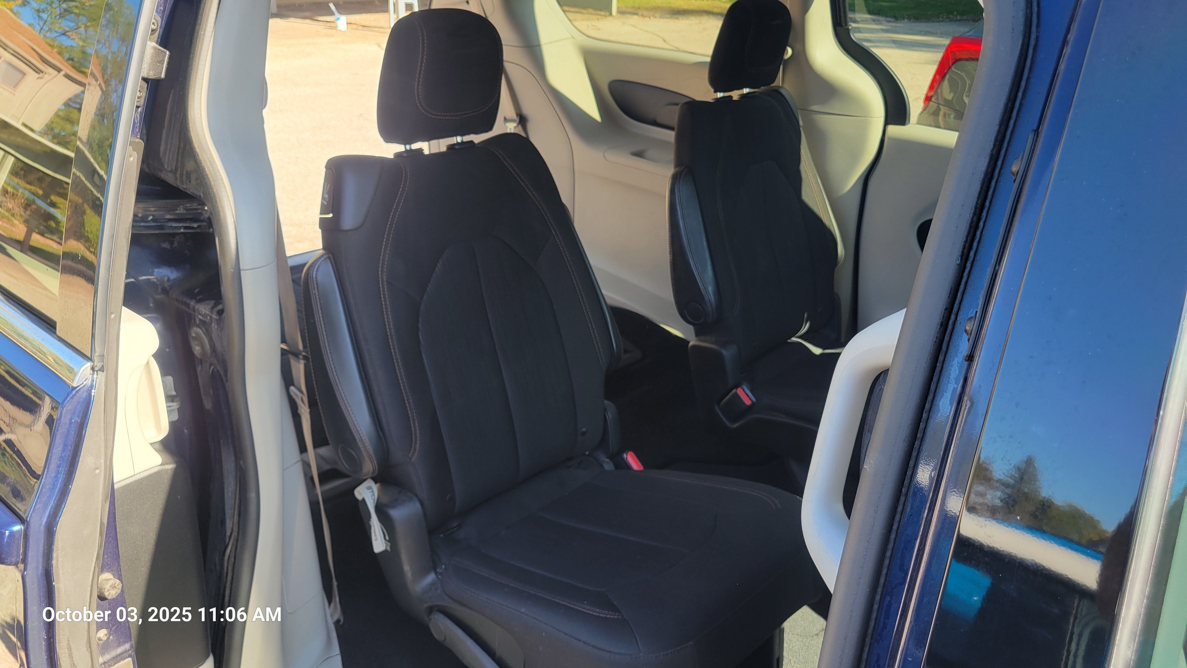 Used 2018 Chrysler Pacifica Touring w/ Security Group FWD image 28