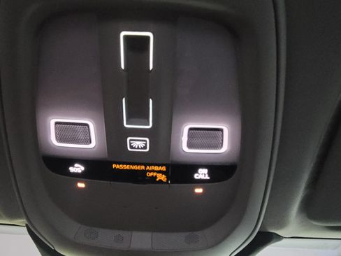 Used 2022 Volvo XC60 B5 Inscription w/ Climate Package image 14