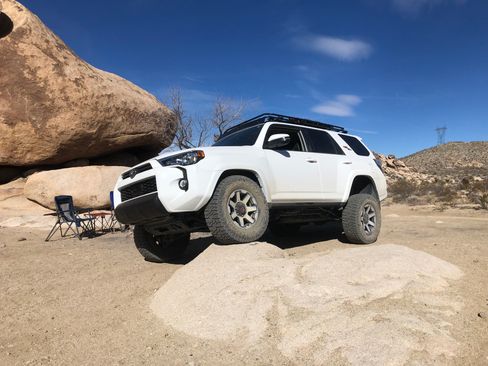 Used 2020 Toyota 4Runner TRD Off-Road Premium w/ Moonroof Package AWD/4WD image 24
