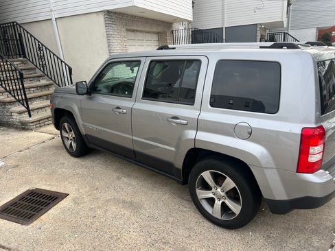 Used 2016 Jeep Patriot High Altitude image 6