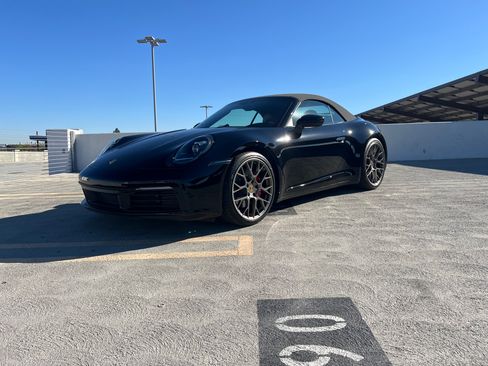 Used 2020 Porsche 911 Carrera S image 2