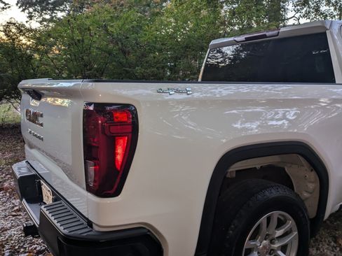 Used 2019 GMC Sierra 1500 4x4 Crew Cab w/ Convenience Package image 6