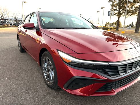 Used 2024 Hyundai Elantra SEL image 8