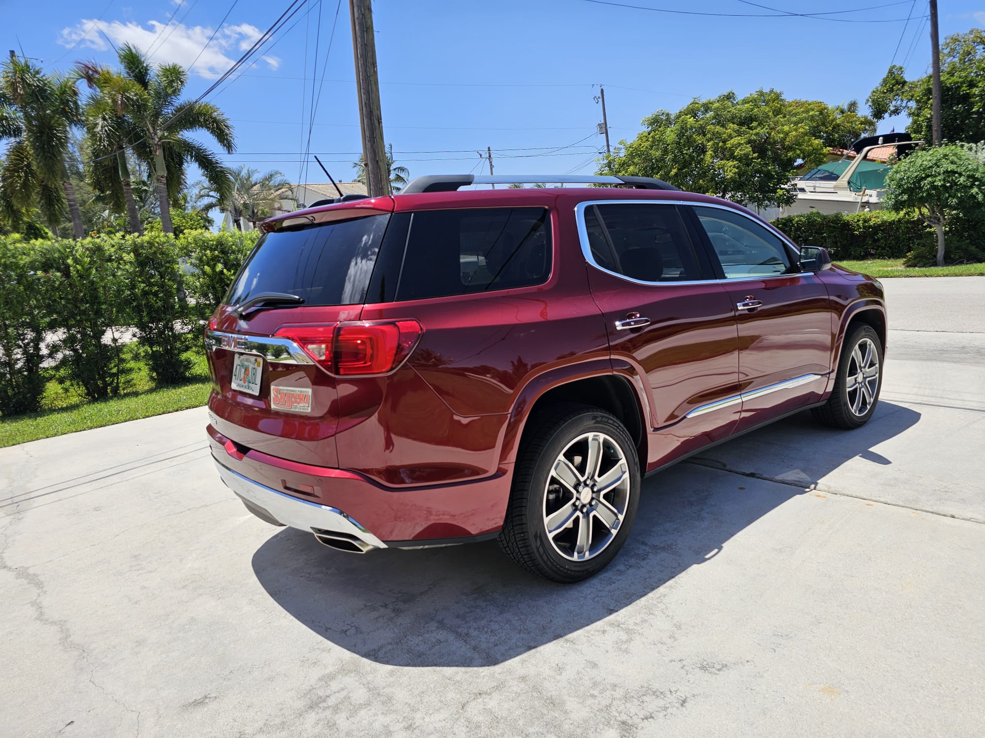Used 2017 GMC Acadia Denali w/ Technology Package FWD image 5