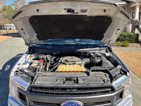 Used 2018 Ford F150 XLT w/ Equipment Group 302A Luxury image 9