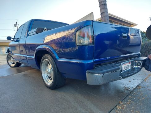 Used 2001 Chevrolet S10 Pickup LS w/ Preferred Equipment Group image 5