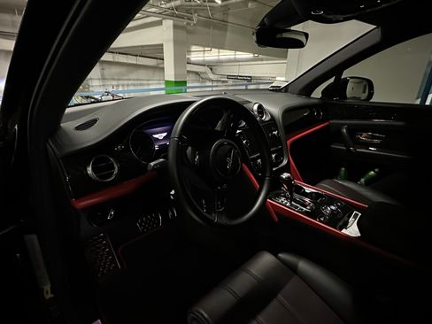 Used 2020 Bentley Bentayga image 10