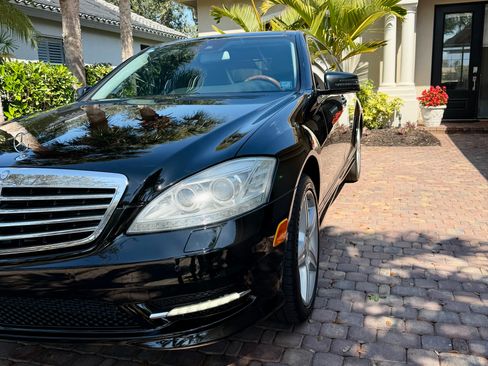 Used 2011 Mercedes-Benz S 550 S 550 4MATIC Sedan 4D image 8
