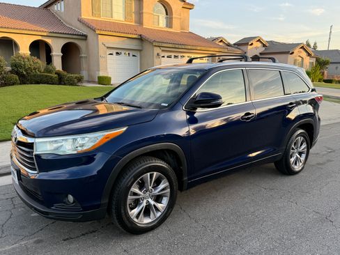 Used 2015 Toyota Highlander XLE FWD image 8