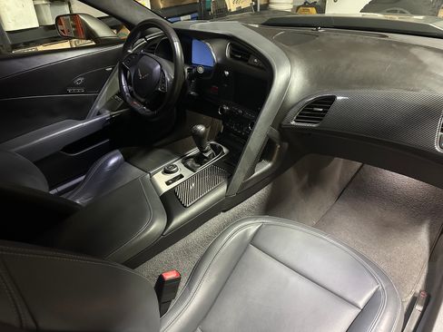 Used 2015 Chevrolet Corvette Z06 w/ 3LZ Preferred Equipment Group image 22