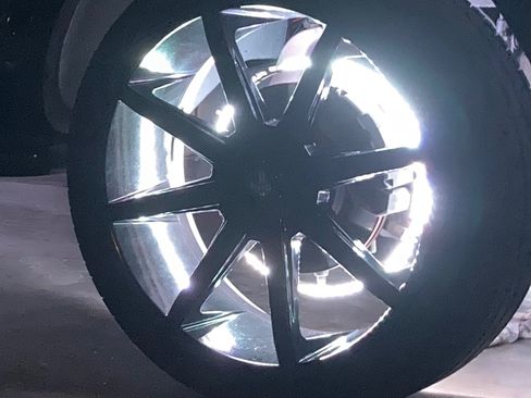 Used 2007 Chrysler Aspen Limited image 9